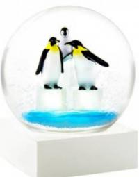 Penguin snow globe